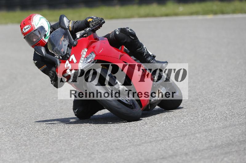 /27 12.06.2025 Ducati Schweiz Trackday Warmup  ADR/gelb-jeaune/31